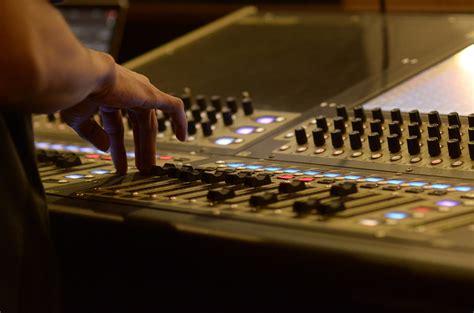 Analog vs Digital audio Recording: What’s the difference?