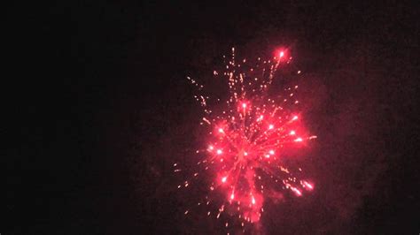 Lucky Fireworks (Night Raider) 25 shots Oud en Nieuw 2013 - 2014 - YouTube