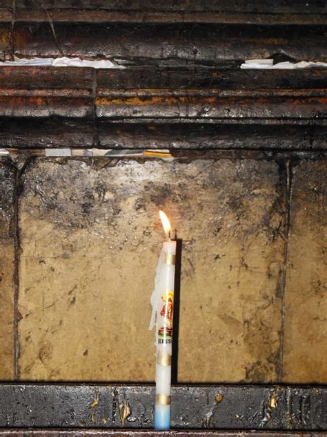 candle-on-jesus-tomb | Holy Land Prayer