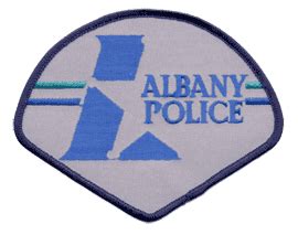 Crash closes 34th Avenue in Albany