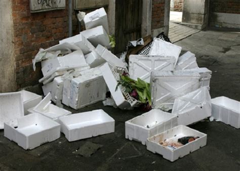 Polystyrene compactor helps UK recycling stations compress waste ...