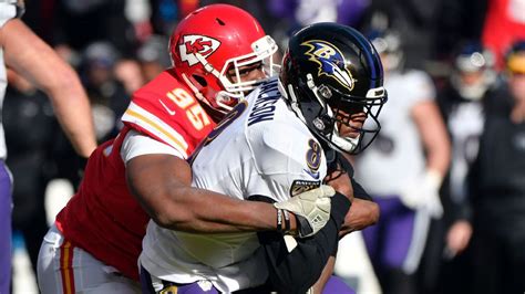 Kansas City Chiefs' Chris Jones sets record with sack in 9th straight game - ESPN