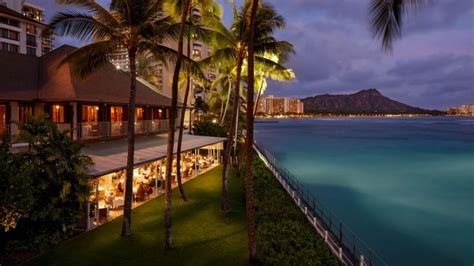 15 Ultra-Romantic Hawaii Resorts for Couples - FamilyVacationist