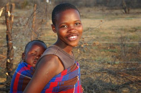 Botswana People and Culture | Girl and child in a small village outside of Molepolole | Botswana ...