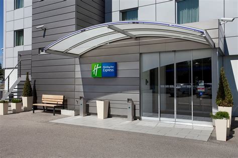 HOLIDAY INN EXPRESS GENEVA AIRPORT - Updated 2024 (Switzerland)