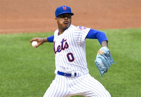 Mets' Marcus Stroman still throwing despite calf tear