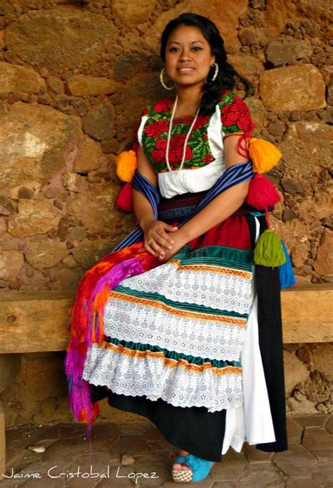 vestimenta purepecha | Mexican fashion, Traditional mexican dress, Mexican outfit