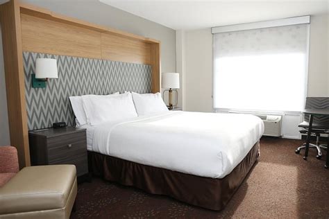 HOLIDAY INN CHICAGO O'HARE AREA, AN IHG HOTEL (AU$187): 2022 Prices ...