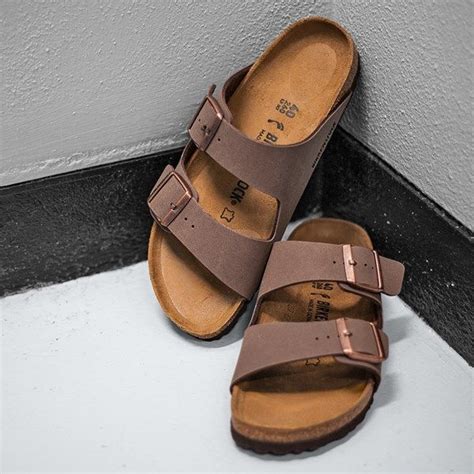 Womens Birkenstock Arizona Sandal - Mocha | Birkenstock sandals outfit, Birkenstock, Birkenstock ...