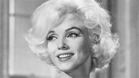 Makeup, false eyelashes and clothes of Marilyn Monroe will be auctioned - Celebrity Gossip News