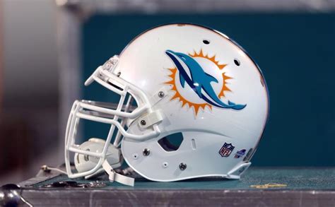 Miami Dolphins Helmet Wallpaper - WallpaperSafari