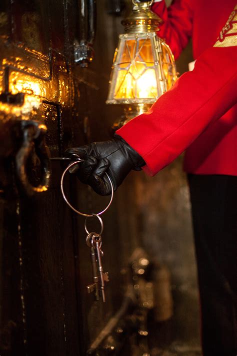 Tower of London's Ceremony of the Keys – London, England - Atlas Obscura