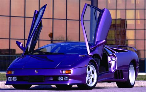 Which Lamborghini models have had scissor doors?