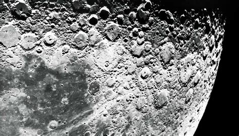 Giant moon crater could be great landing spot - Amazing Stories