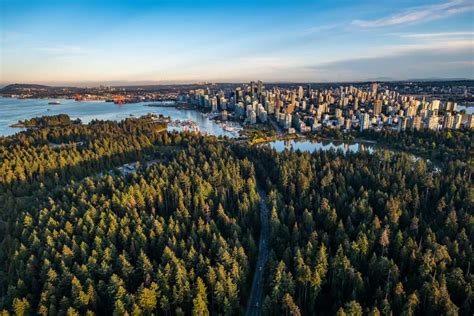 Stanley Park Totem Poles & Other Things to See in Stanley Park, Vancouver