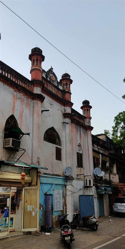 behind Janpath metro station : r/delhi