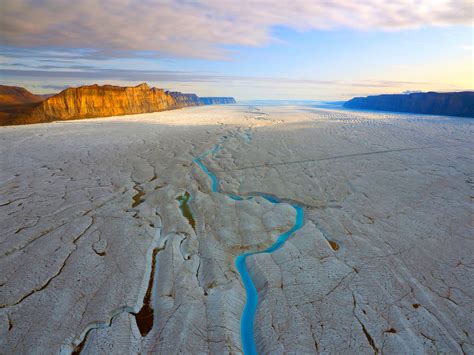 New study: Thick sea-ice warms Greenland fjords