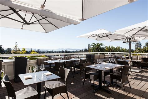 The Claremont Hotel's Limewood Bar & Grill | The JetSetting Fashionista