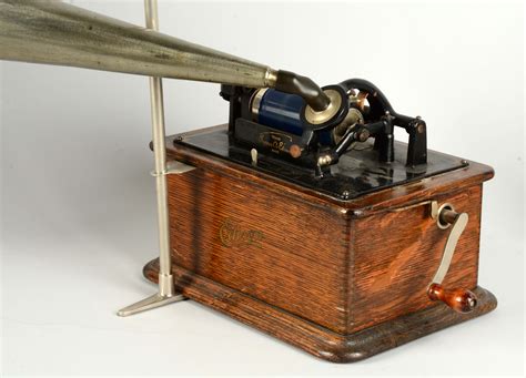 Lot Detail - Thomas Edison Standard Phonograph With Horns And Cylinder ...