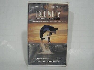 Free Willy (VHS, 1993, Clamshell) Warner Brothers | eBay