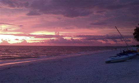 Another beautiful beach sunset in Naples Florida Beautiful Beach Sunset, Beautiful Beaches ...