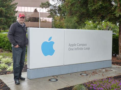 Apple Campus, One Infinite Loop | (the day after Steve Jobs … | Flickr