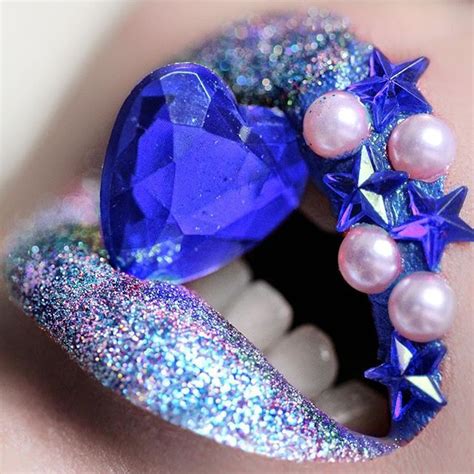Pin by Sαvvʏ on ᙓʏᴇ Ꮳαη ϻλƙϵ íϯ uƿ | Lip art, Lip paint, Purple lips