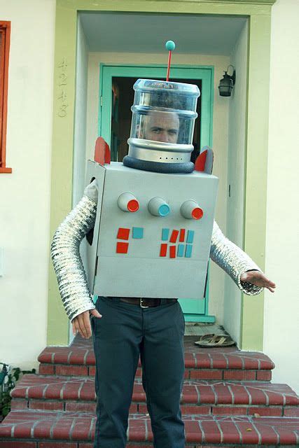 Picnics in the Park: Mr. Roboto: Easy Homemade Robot Costume | Robot costumes, Diy robot ...