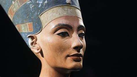 Search for Nefertiti's burial chamber in Tutankhamun tomb - BBC News