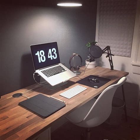 Картинки по запросу laptop desk setup ideas | Home office setup, Minimalist home, Home office design