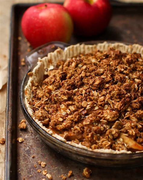 Caramel Apple Crumble Pie - Feasting on Fruit