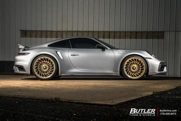 Porsche 992 - 911 Turbo S with 22in Vossen ML-R2 Wheels exclusively ...