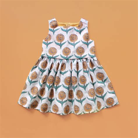 Daisy Dress Pattern – OhMeOhMySewing