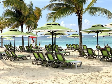 Complete Guide: Coco Beach Club on Perfect Day on CocoCay (2021)