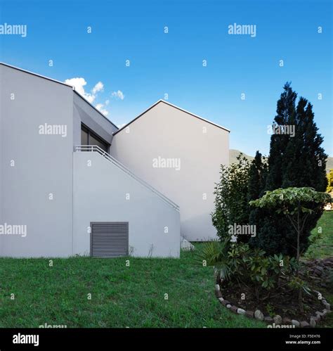 architecture, back view of a white house, outdoors Stock Photo - Alamy