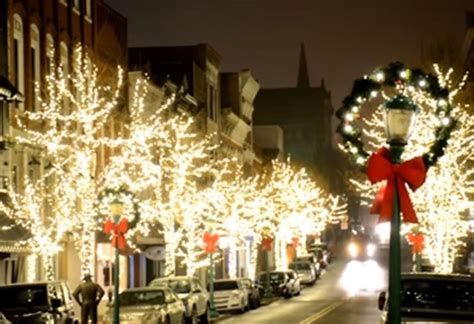 WATCH: A calming view of downtown Clarksville Christmas lights ...