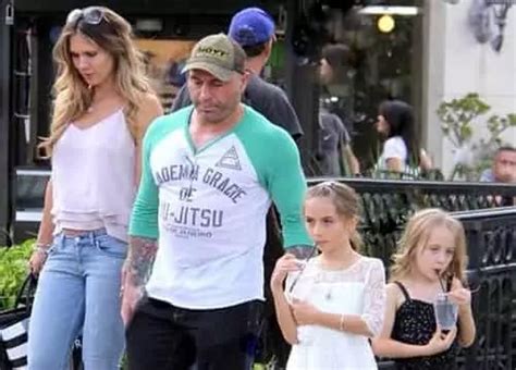 Joe Rogan Net Worth 2022: Bio, Age, Height, Weight, Wife, Kids - This ...