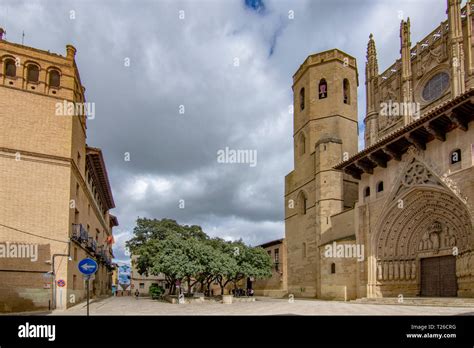 Huesca cathedral tower aragon hi-res stock photography and images - Alamy