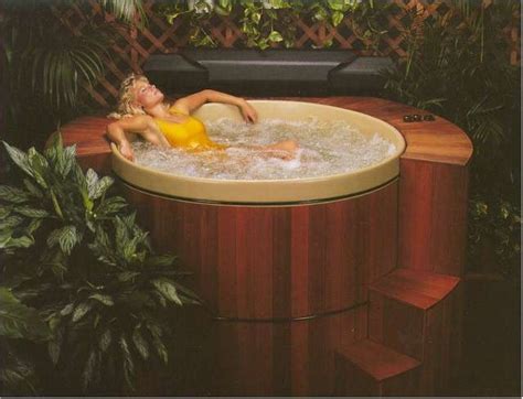 Western Red Cedar & Redwood Hot Tubs and Roll-Up Spa Covers | Cedar hot ...