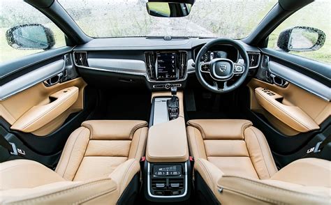 Volvo V90 Cross Country – A Getaway Car For Good Reason