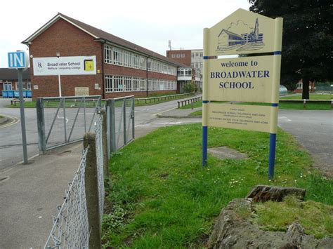 Broadwater School entrance © Jonathan Billinger :: Geograph Britain and Ireland