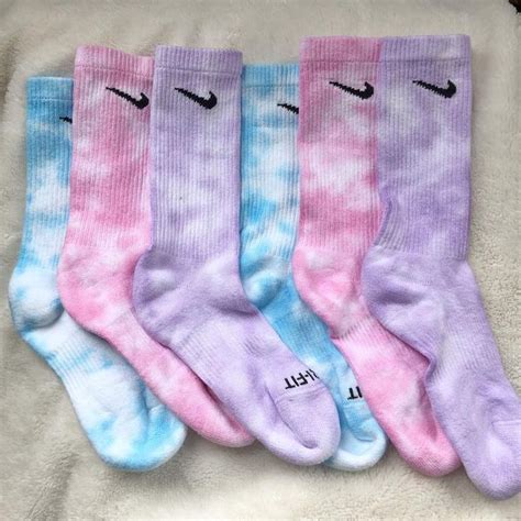 Sock Outfits, Tie Dye Outfits, Nike Outfits, Comfy Outfits, Nike Crew ...