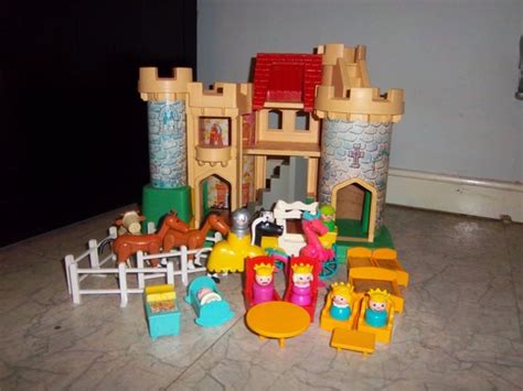 Vintage Fisher-Price Little People CASTLE 993 playset 1980s