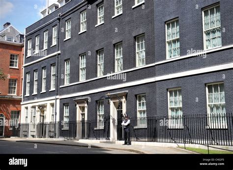 10 Downing Street in London, the official residence of the Prime Stock Photo, Royalty Free Image ...