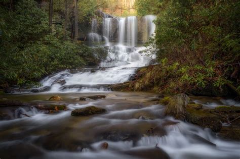 20 BEAUTIFUL Waterfalls in South Carolina to Check Out