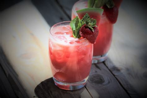 Hibiscus Agua Fresca Horizontal | Deliciously Green by Emily Honeycutt