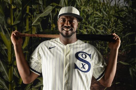 MLB: Grading the Field of Dreams Game throwback uniforms