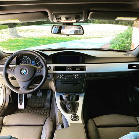 Showing some love for the e90 interior : BMW