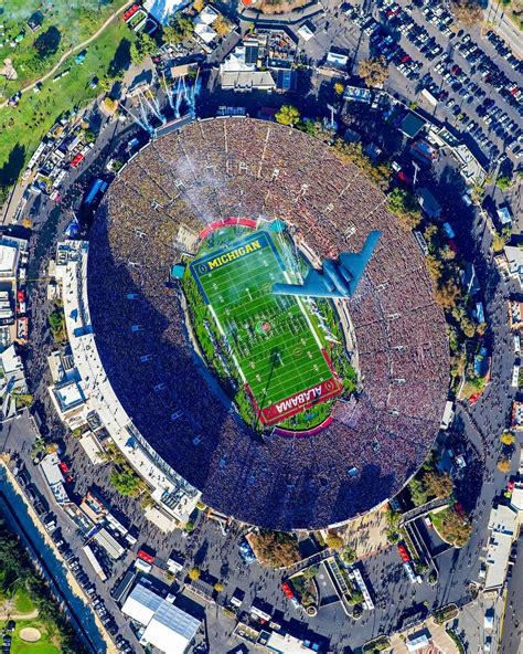 Stealth bomber Rose Bowl flyover captured by Michigan photographer