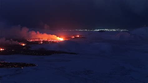 The Effects of Iceland's Volcano Eruption on Flights and Tourism ...